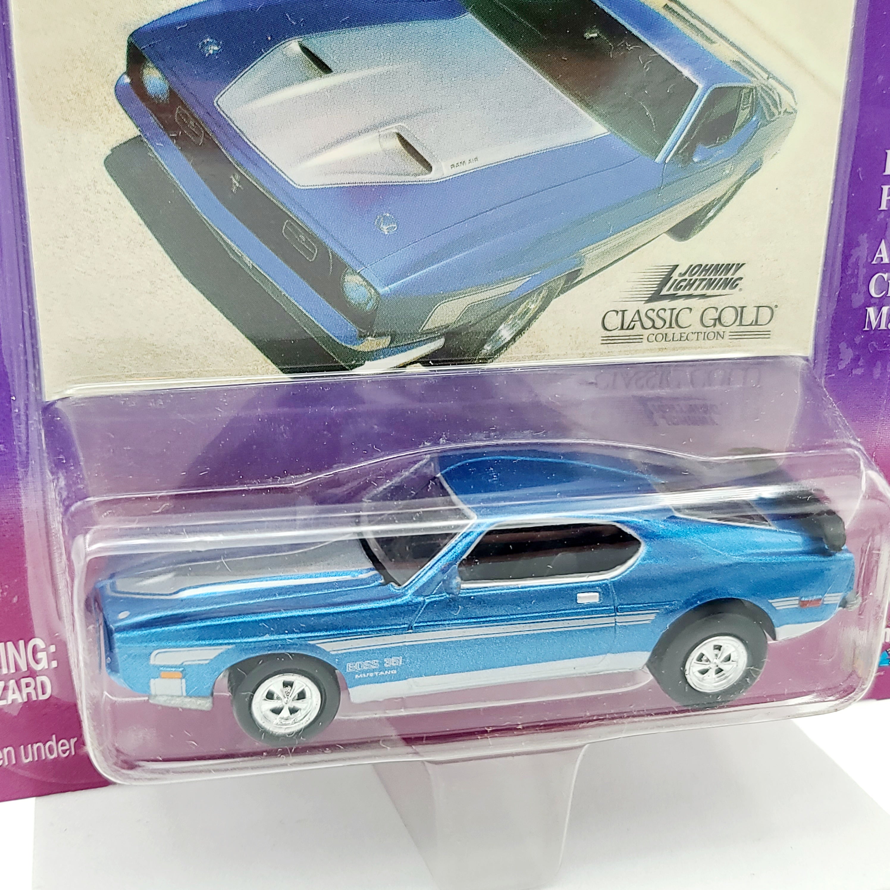 Johnny Lightning '71 Ford Mustang Boss - 1:64 (2000 Classic Gold)